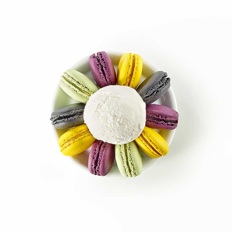 Minis Macarons Cassis, Sésame noir, Thé vert Matcha et Yuzu
