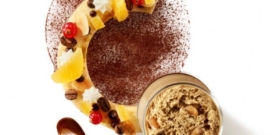 FOND POUDRÉ CACAO, MENDIANT GÉANT CAFÉ CITRUS ET SA VERRINE GOURMANDE (GLACE CAFÉ CARAMEL ET NOIX DE MACADAMIA)