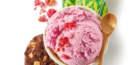 COOKIE TRIPLE CHOCOLATE, HELADO DE ALGODÓN DE AZÚCAR Y ALMENDRA GARAPIÑADA ROSA