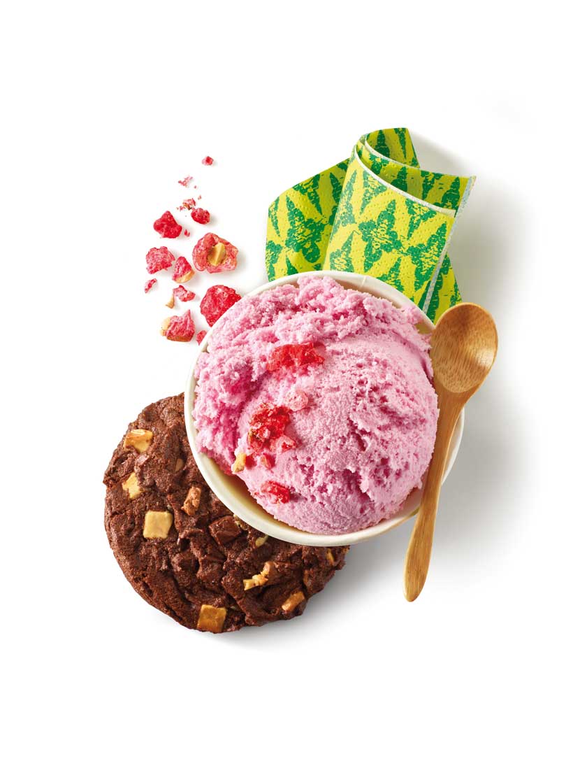 COOKIE TRIPLE CHOCOLATE, HELADO DE ALGODÓN DE AZÚCAR Y ALMENDRA GARAPIÑADA ROSA